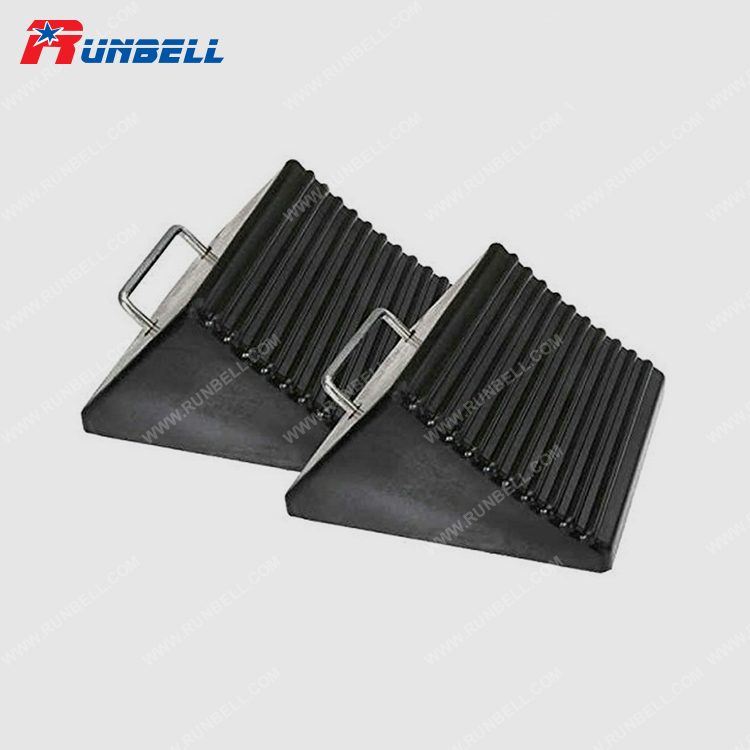 RUBBER WHEEL CHOCK - TS018