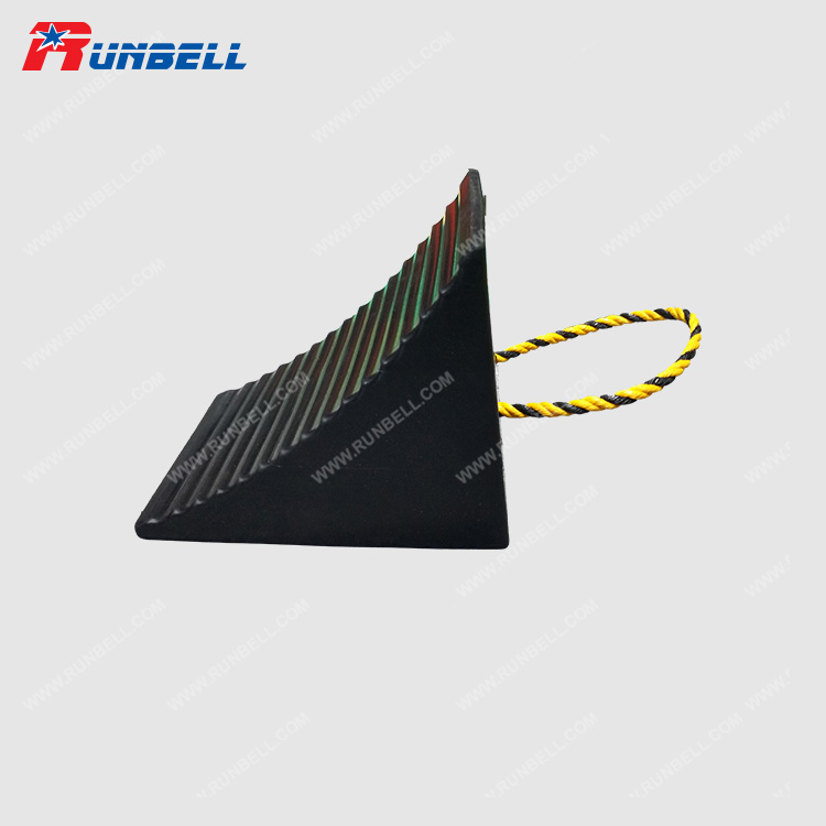 RUBBER WHEEL CHOCK - TS101WR