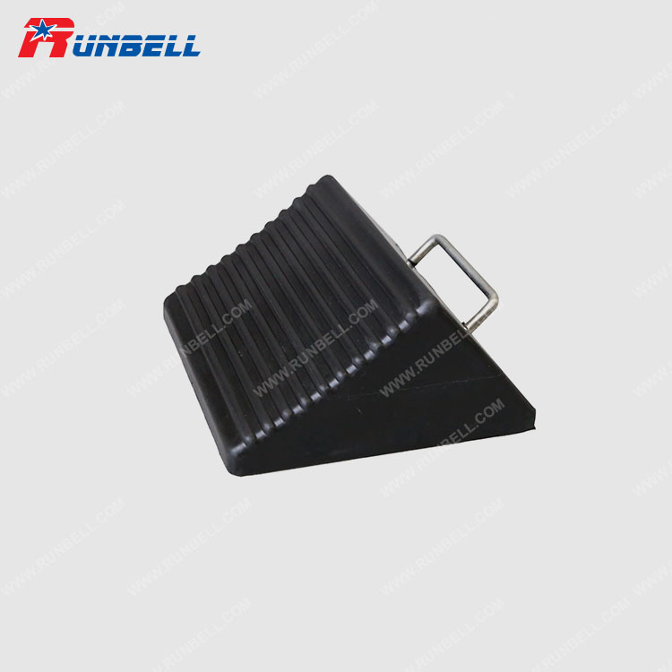 RUBBER WHEEL CHOCK - TS018