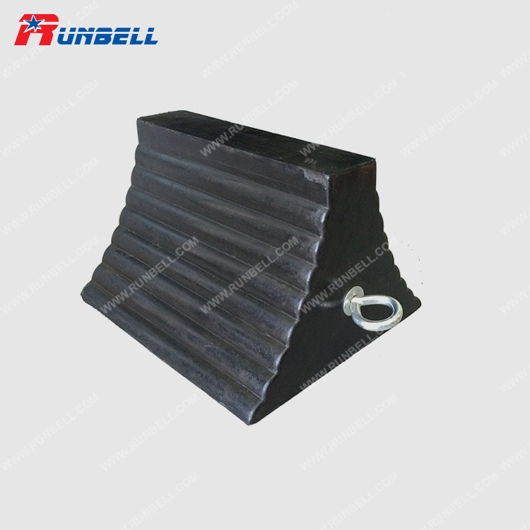 RUBBER WHEEL CHOCK - TS065
