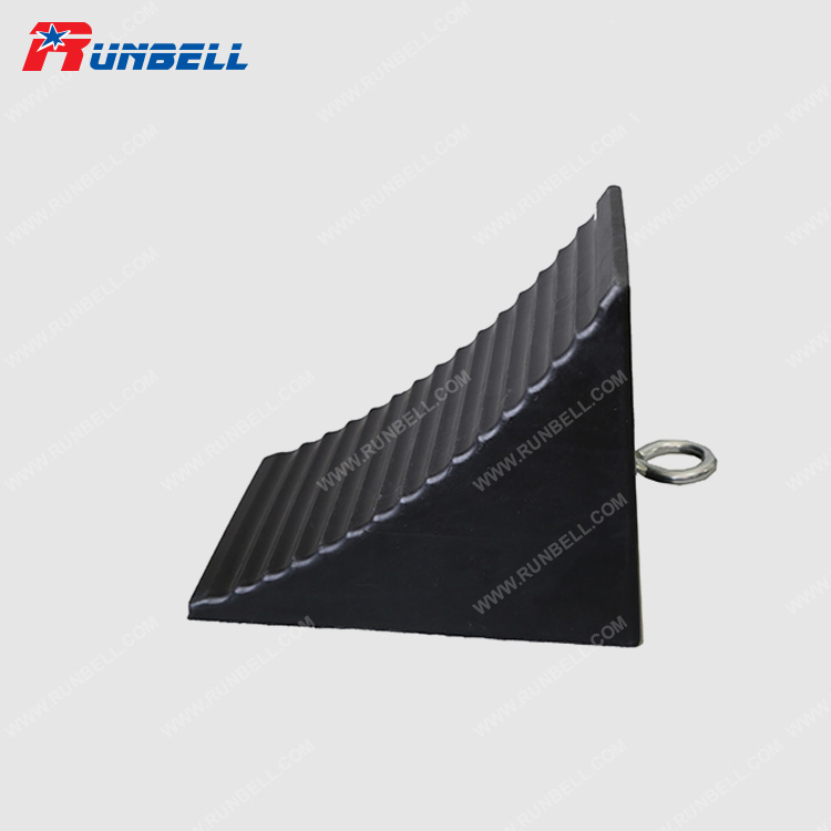 RUBBER WHEEL CHOCK - TS101
