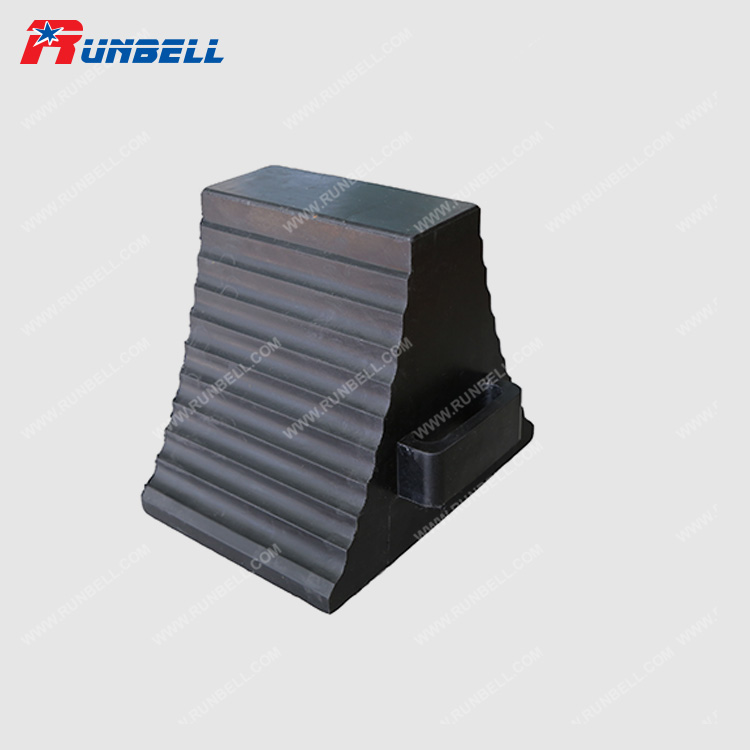 RUBBER WHEEL CHOCK - TS104