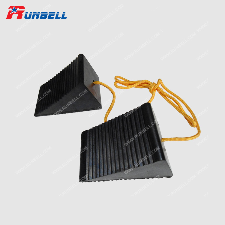 RUBBER WHEEL CHOCK - TS210