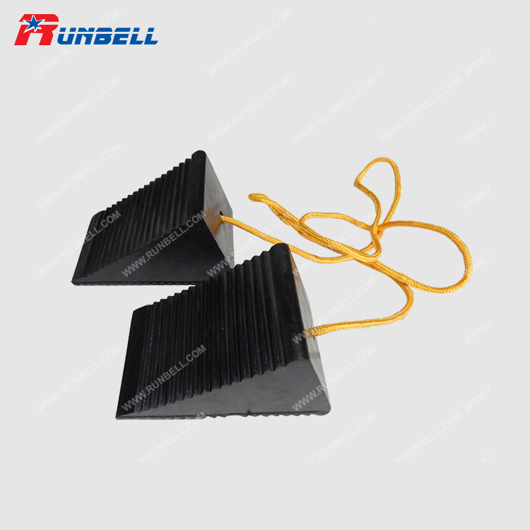 RUBBER WHEEL CHOCK - TS245