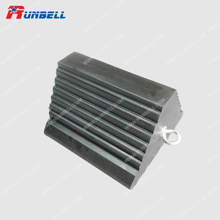 RUBBER WHEEL CHOCK - TSX07