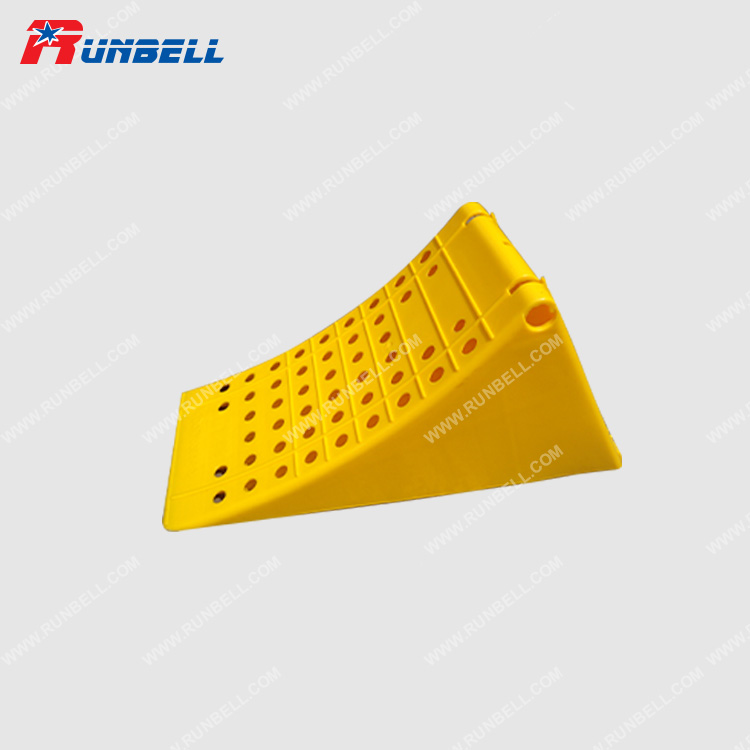 PLASTIC WHEEL CHOCK - TS195