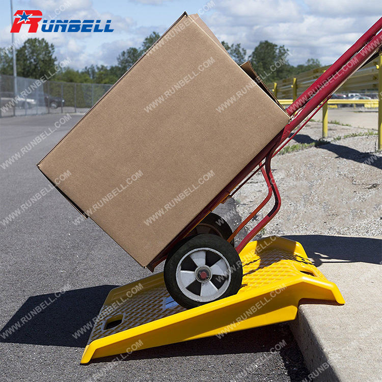 POLY CURB RAMP - TS690