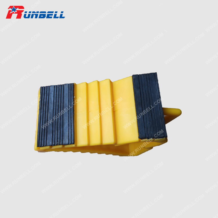 PLASTIC WHEEL CHOCK - TS008