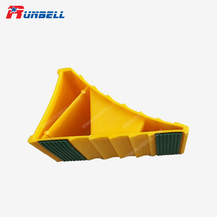 PLASTIC WHEEL CHOCK - TS201