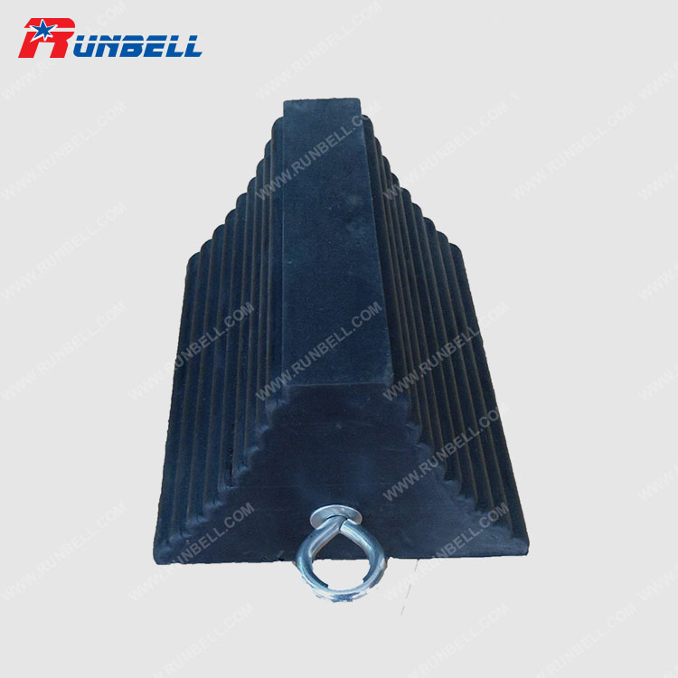RUBBER WHEEL CHOCK - TS103