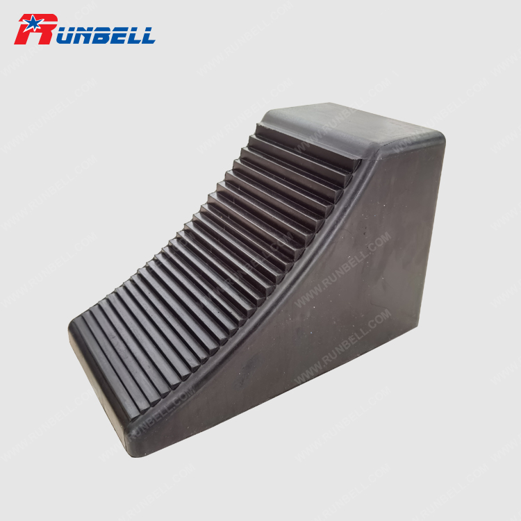 RUBBER WHEEL CHOCK - TS338